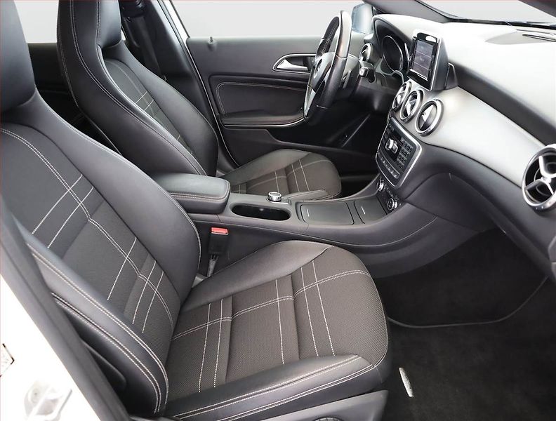 Mercedes-Benz GLA (2014) 200 CDI, 4X4, Automat - fotka 7 z 20