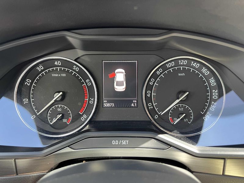 Škoda Superb 1.8 TSi 132 kW 50.000KM DSG - fotka 16 z 20