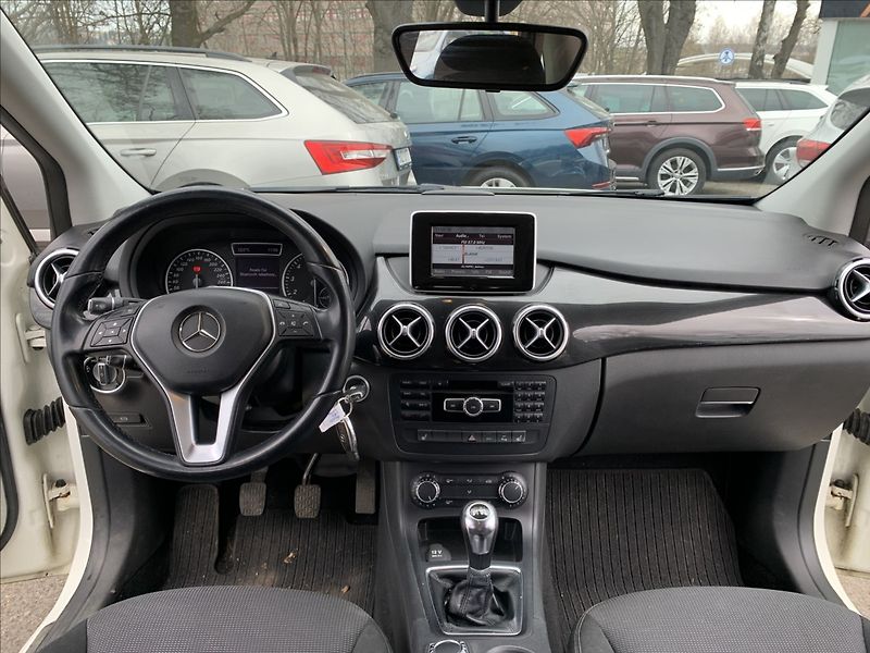 Mercedes-Benz Třídy B 1,6 B180 ČR - fotka 9 z 17