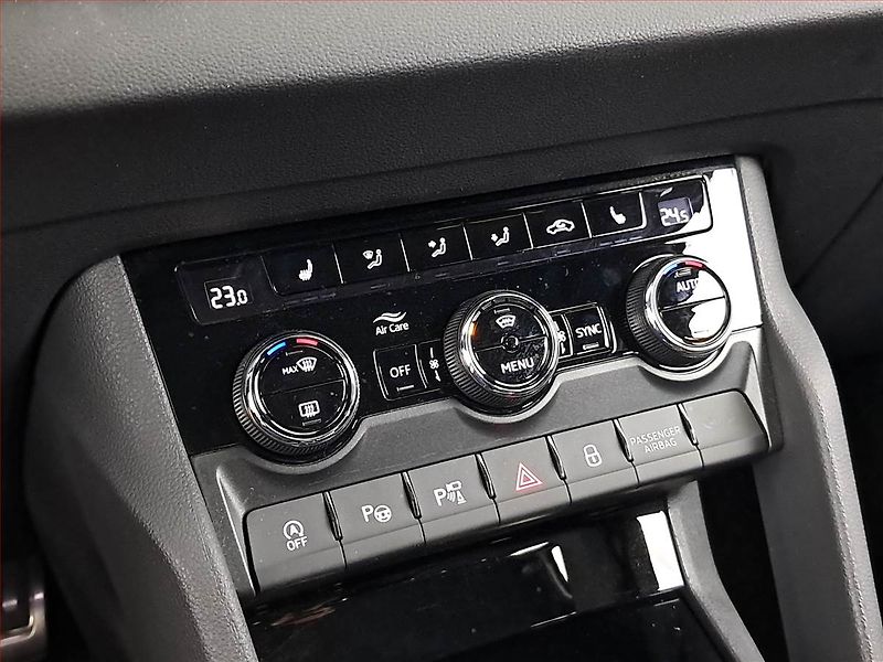 Škoda Karoq (2025) 2.0 TDI, Sportline, Navigace - fotka 18 z 23