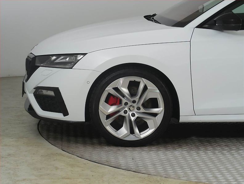 Škoda Octavia (2021) RS 2.0 TSI - fotka 15 z 32