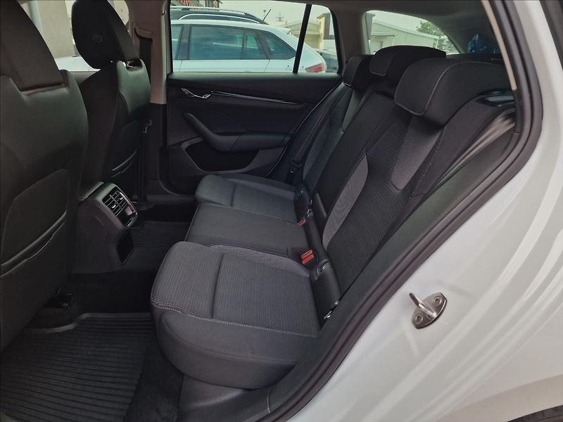 Škoda Octavia 2.0 TDI 110kW Combi,ČR,1.Maj. - fotka 17 z 50