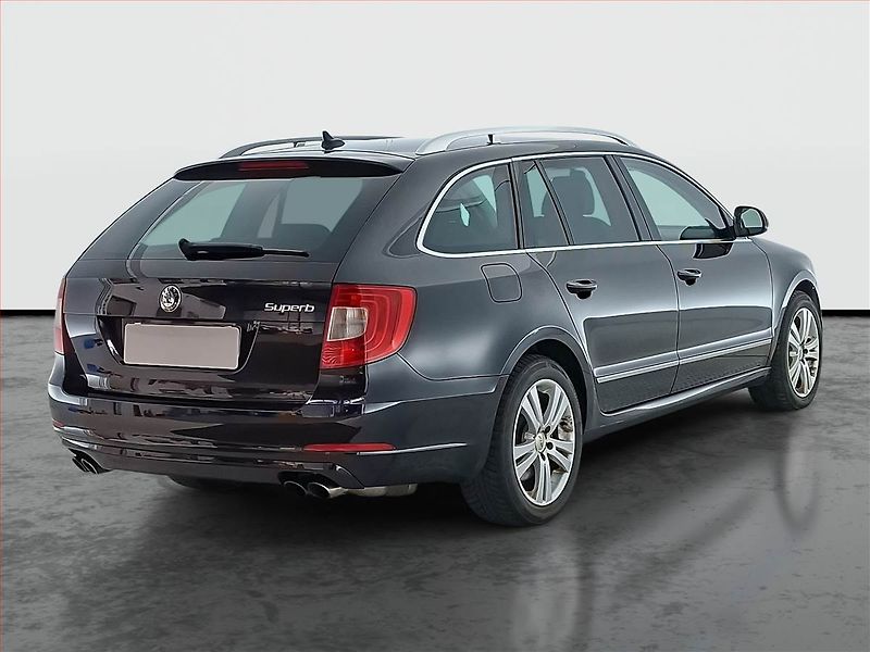 Škoda Superb (2011) Elegance 3.6 FSI V6, 4X4 - fotka 5 z 21