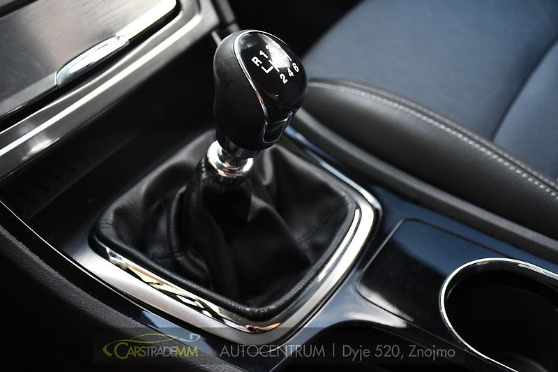 Ford Mondeo 2.0TDCi NAVI PDC - fotka 32 z 44