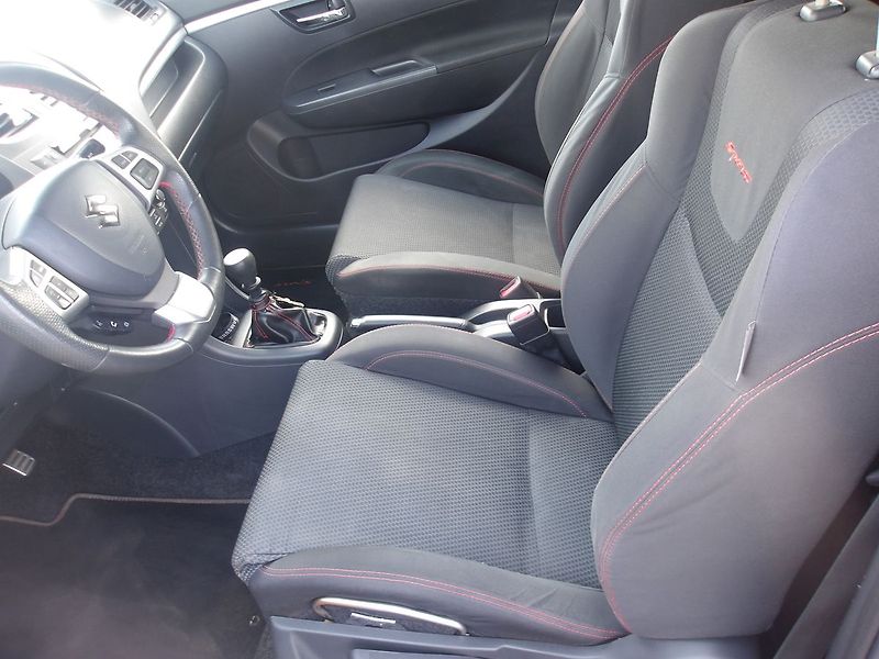 Suzuki Swift 1,6i 100kw SPORT !! - fotka 10 z 29