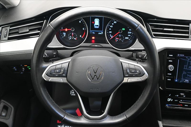 Volkswagen Passat 2,0 TDI 110KW DSG BUSINESS Zár - fotka 18 z 31