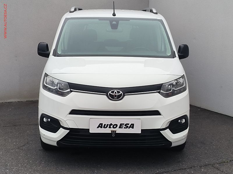 Toyota ProAce City Verso (2022) 1.5D-4D, 1.maj,ČR, Family - fotka 2 z 24