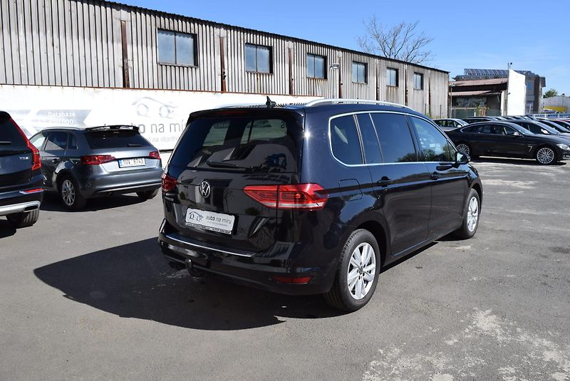 Volkswagen Touran (2021) 2.0TDI 110kw DSG 7MÍST HIGHLIN - fotka 8 z 50