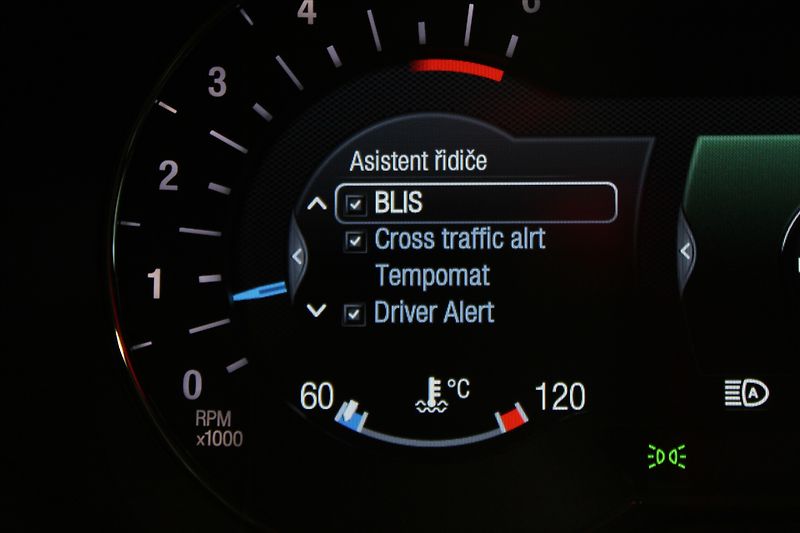 Ford Edge TDCi AWD Bi-Turbo ST-Line - fotka 18 z 36