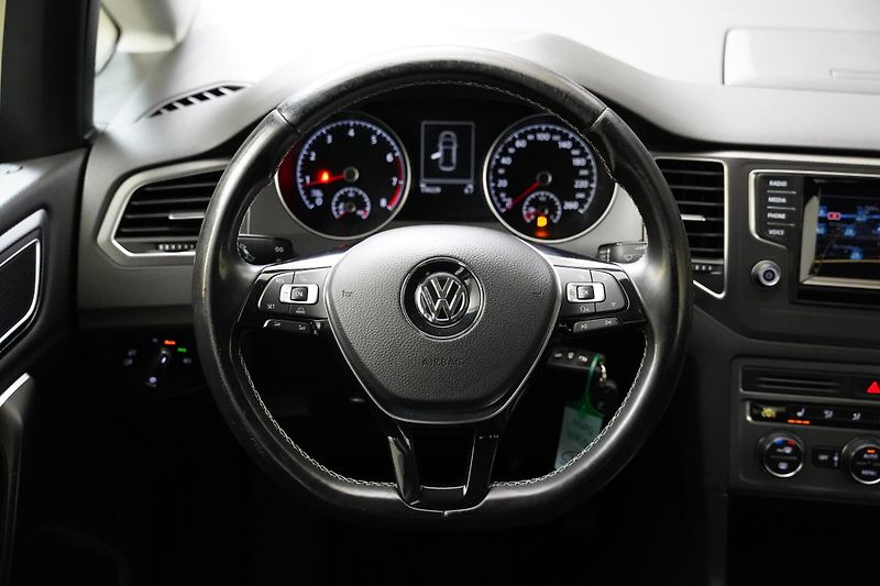 Volkswagen Golf Sportsvan - fotka 17 z 26