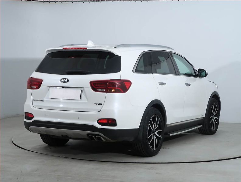 Kia Sorento (2018) GT Line 2.2 CRDi - fotka 5 z 30