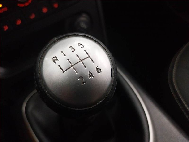 Nissan Qashqai (2011) 2.0 dCi, Navi, Tempomat - fotka 13 z 20