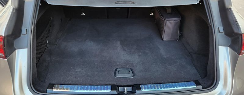 Mercedes-Benz EQC (2022) 400 4M AMG SOH 94,5% 85kWh - fotka 16 z 50