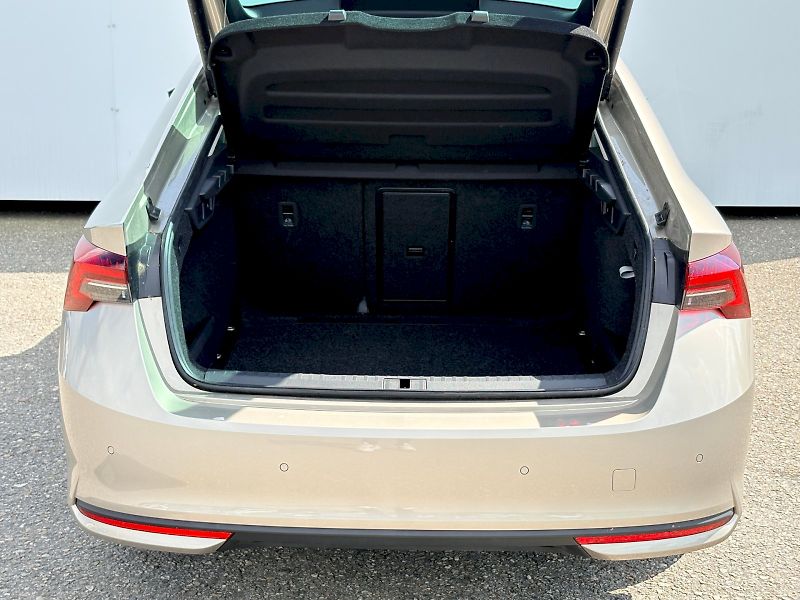 Škoda Octavia (2024) DSG 2.0 TDI / 110 kW / TOP SEL - fotka 31 z 31