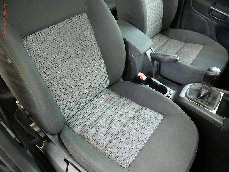 Škoda Octavia (2011) 1.6 TDi, ČR, AC, temp. STK7 - fotka 11 z 18