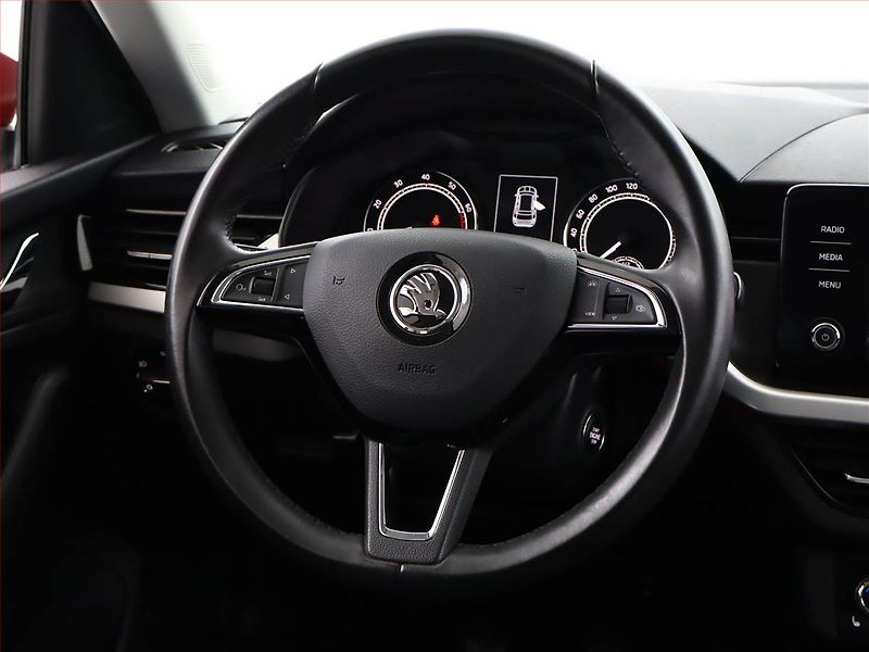 Škoda Kamiq (2020) 1.5 TSI - fotka 13 z 17