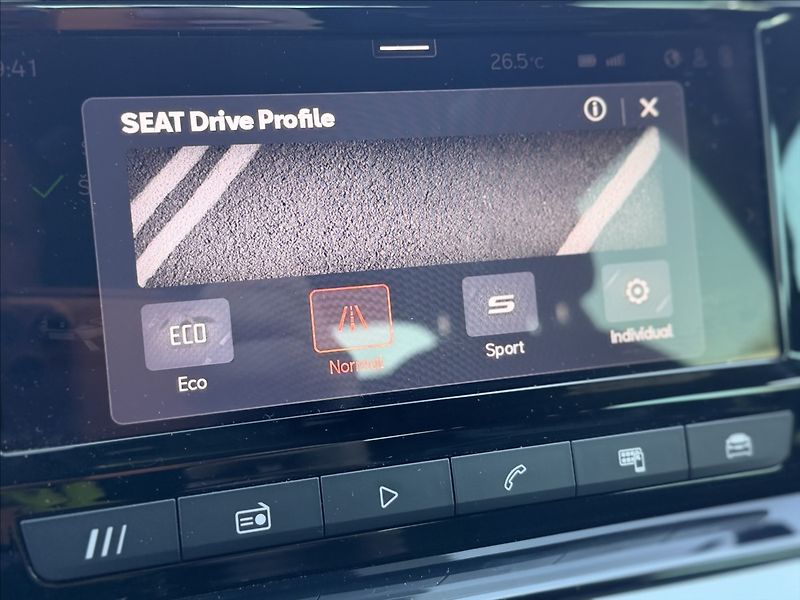 Seat Ibiza FR 70kW VIRTUAL 6tKm - fotka 21 z 35