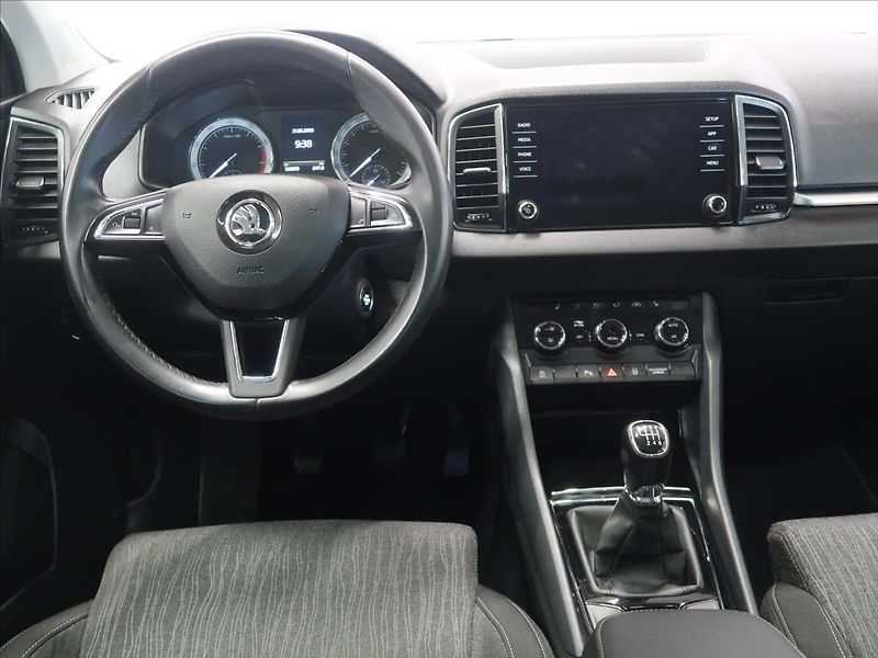 Škoda Karoq 1,5 TSI STYLE 1. majitel TOP - fotka 29 z 40