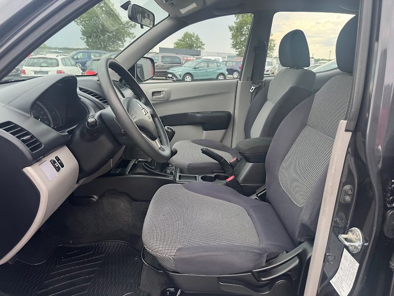 Mitsubishi L200 (2011) 2.5 DI-D 100KW 4WD HARDTOP - fotka 9 z 29