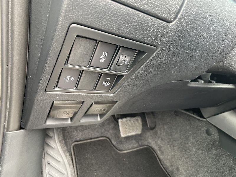Toyota Hilux 2.8D 6AT Active - fotka 26 z 29