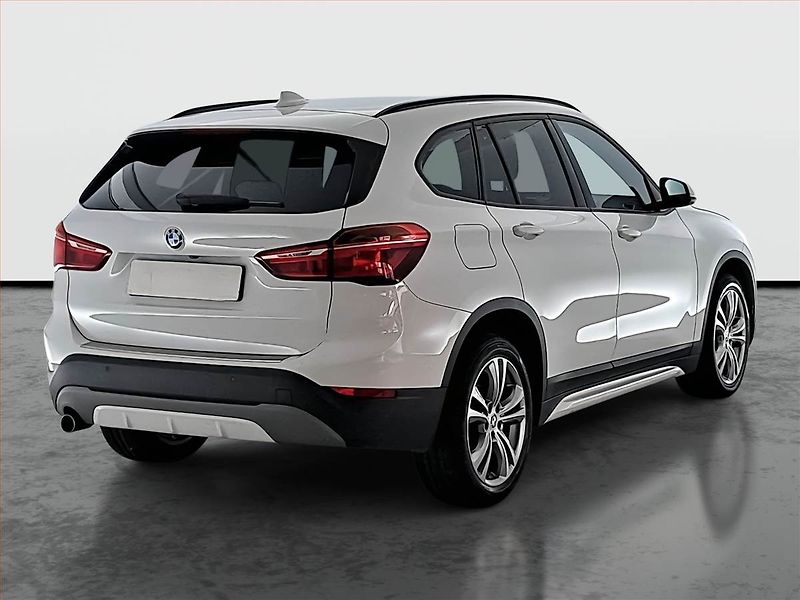 BMW X1 (2019) sDrive18i, Automat, Navi - fotka 5 z 26