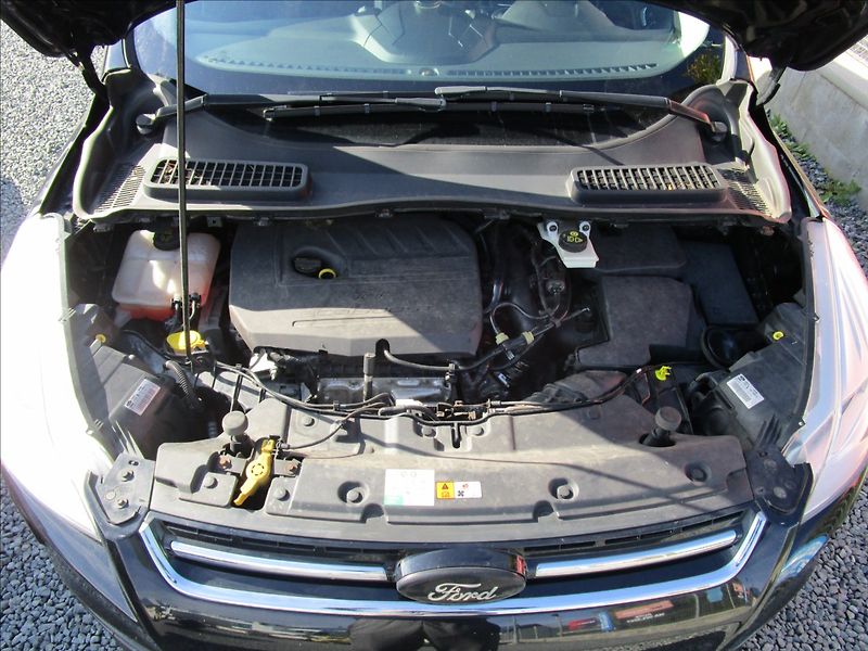 Ford Kuga 1.5 EcoBoost AWD, automat - fotka 39 z 42