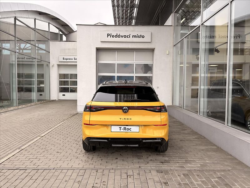 Volkswagen T-Roc 1,5 eTSI 110 kW 7DSG  R-Line - fotka 7 z 17