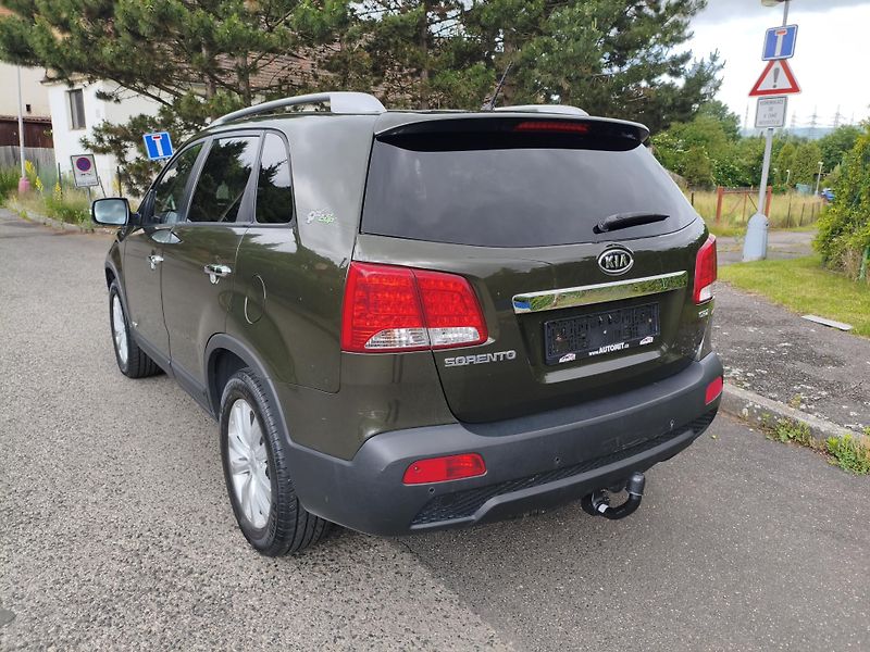 Kia Sorento (2011) 2,2 CRDI Sport 4x4 145Kw - fotka 7 z 28