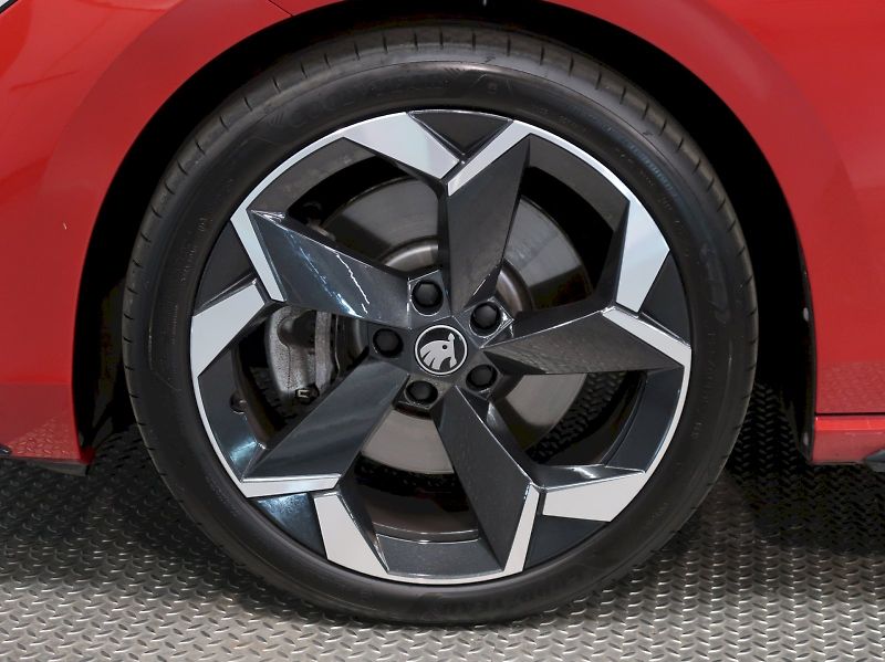 Škoda Superb (2025) SPORTLINE 2.0TDI 142KW 4x4 DSG - fotka 12 z 49