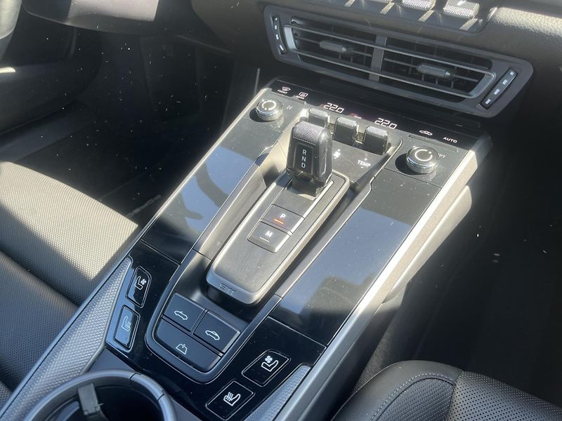 Porsche 911 (2020) Carrera - fotka 21 z 25