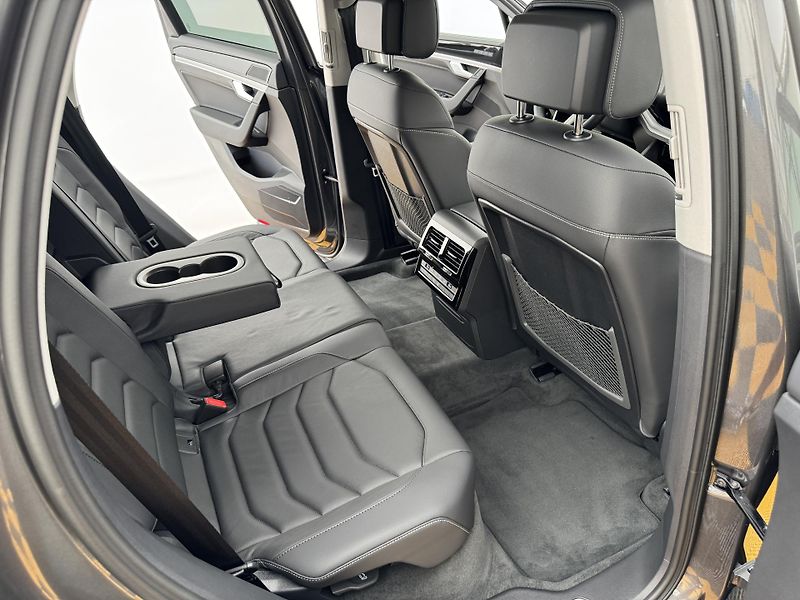 Volkswagen Touareg 3.0Tdi*1-MAJ*DPH*ELEGANCE* - fotka 18 z 49