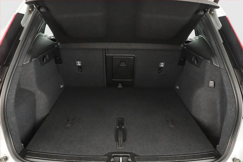 Volvo XC40 (2023) B3, ČR, DPH - fotka 11 z 18