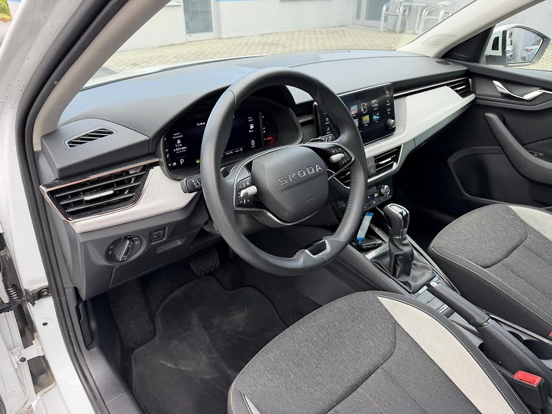 Škoda Scala 1,0TSi 85kW automat SELECTION - fotka 11 z 20