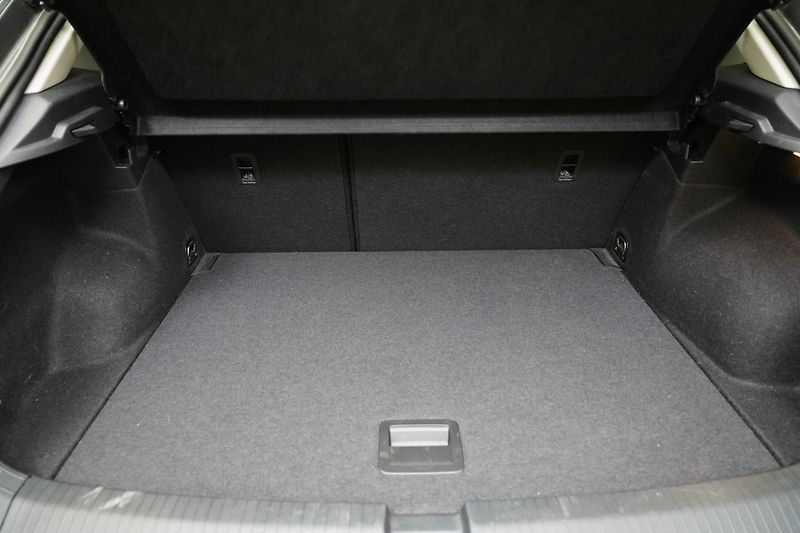 Volkswagen T-Roc - fotka 25 z 25
