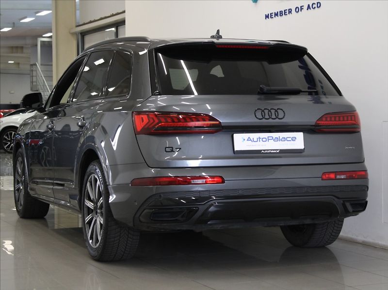 Audi Q7 3,0 50TDi S-Line 63tkm. ČR - fotka 3 z 32