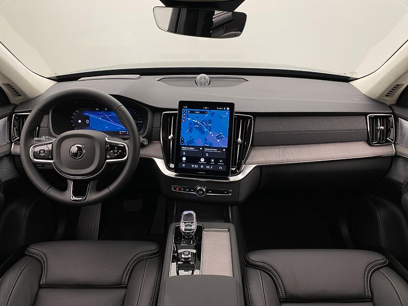 Volvo XC90 (2026) T8 AWD Plug-in BRIGHT ULTRA - fotka 2 z 75