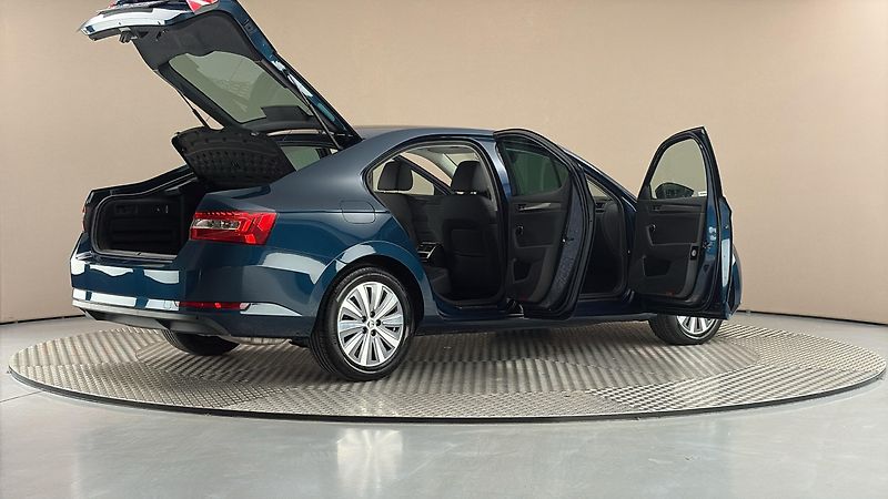 Škoda Superb 2.0 TSI DSG Style - fotka 6 z 28