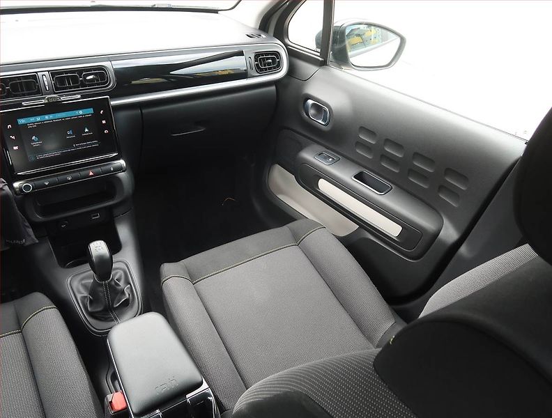 Citroën C3 (2022) Shine 1.2 PureTech, Serv.kniha - fotka 8 z 17