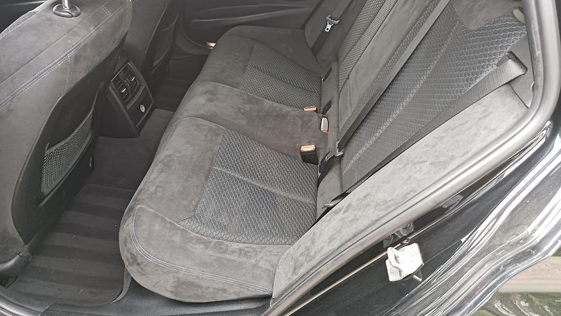 BMW Řada 3 320d MPaket 2,0D B47 Automat - fotka 10 z 20
