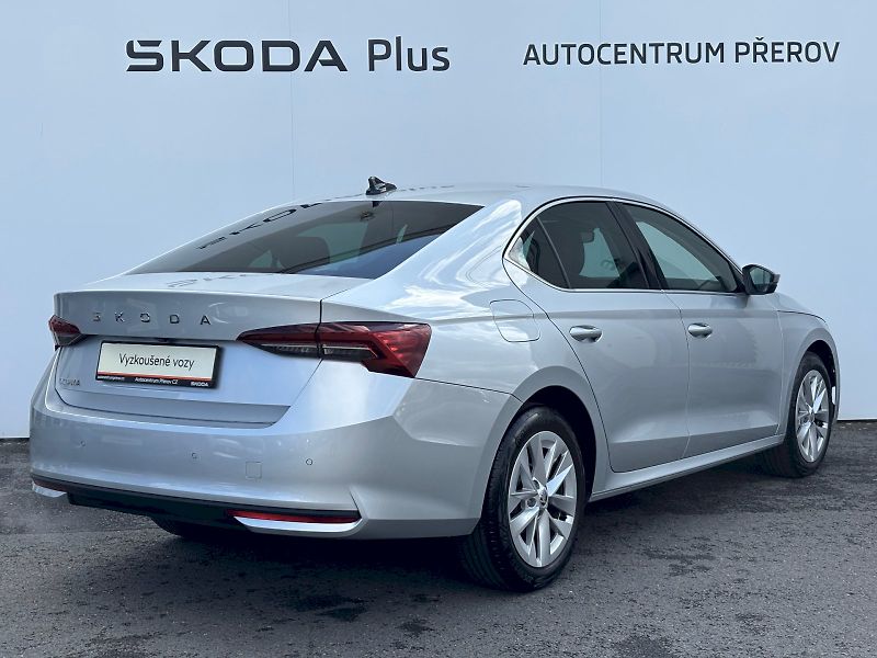 Škoda Octavia (2024) 1.5 TSI 110kW DSG Top Selectio - fotka 2 z 35