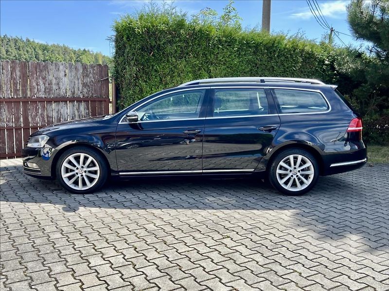 Volkswagen Passat 2,0 TDi DSG HIGHLINE / NAVI - fotka 3 z 42