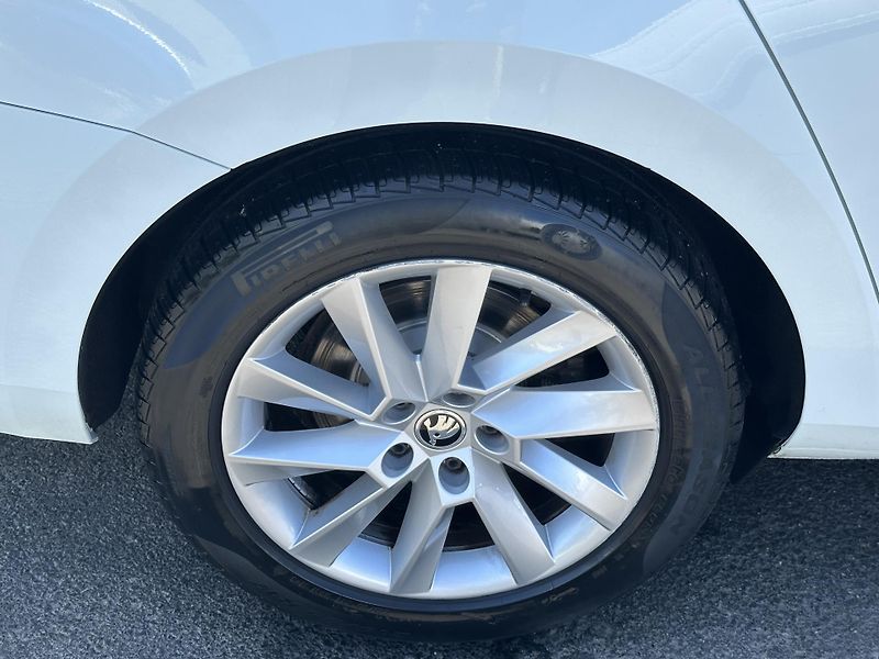 Škoda Superb (2016) 1.8TSI/132kW *STYLE* 1.Maj.  - fotka 35 z 38