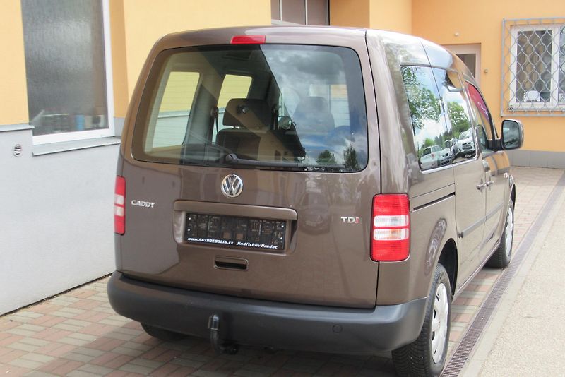 Volkswagen Caddy 1.6 TDI KLIMA TAŽNÉ - fotka 10 z 31