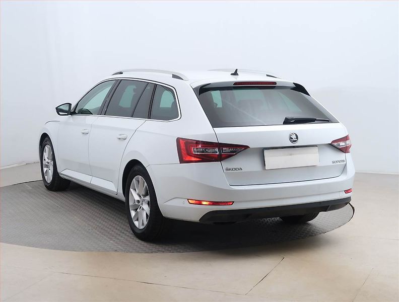 Škoda Superb (2017) Style Plus 2.0 TDI, Automat - fotka 4 z 16
