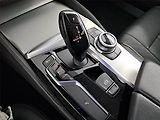 BMW Řada 5 (2017) Luxury Line 520d xDrive, 4X4 - náhled 13