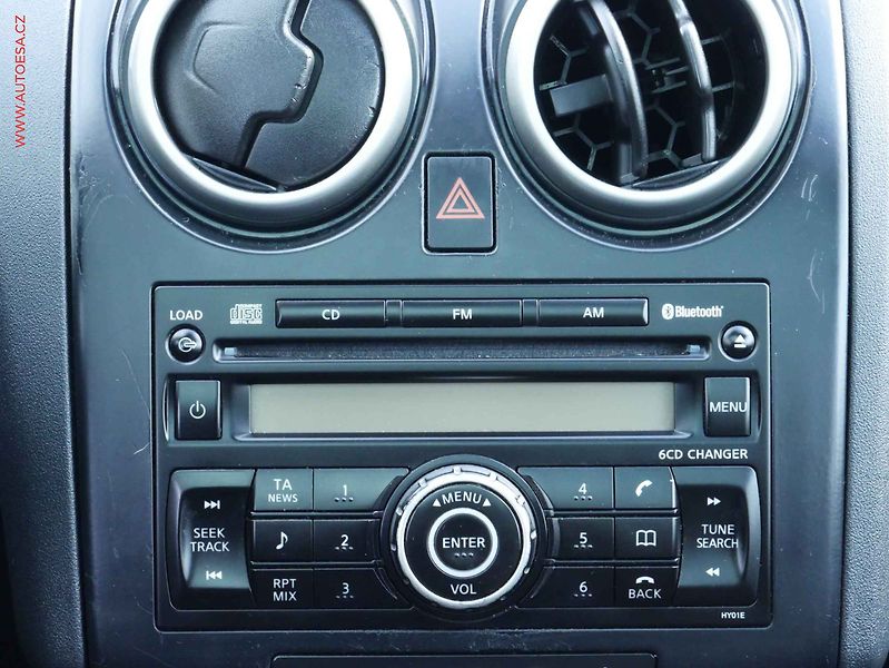 Nissan Qashqai (2008) 1.6 16V, AC, TZ, park.čidla - fotka 11 z 15