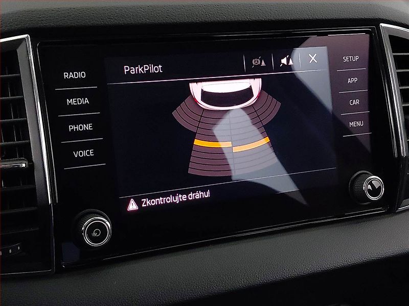 Škoda Karoq (2019) 1.6 TDI, Serv.kniha - fotka 17 z 19