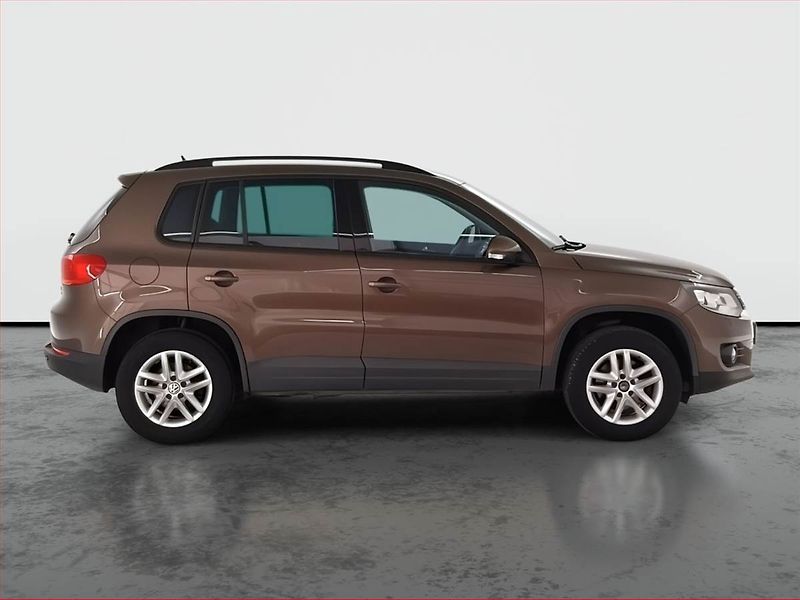 Volkswagen Tiguan (2011) 1.4 TSI, Serv.kniha, Xenony - fotka 6 z 17