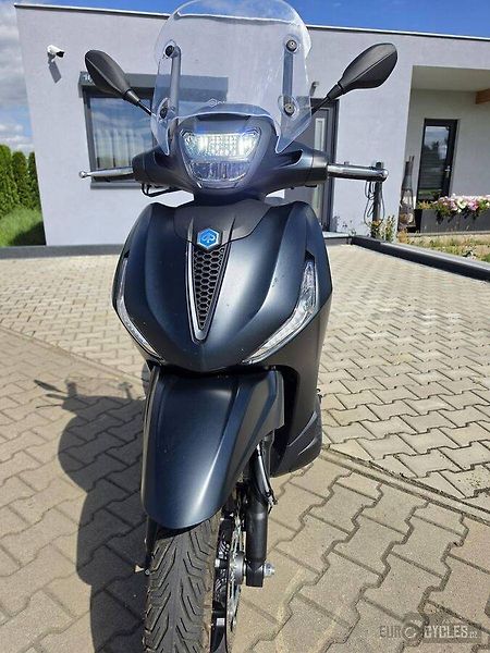 Piaggio Beverly 300 S (2025) - fotka 7 z 20