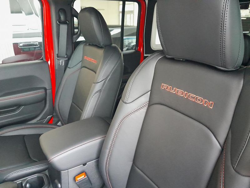 Jeep Wrangler (2024) Unlimited 2,0T  Rubicon ČR - fotka 36 z 44